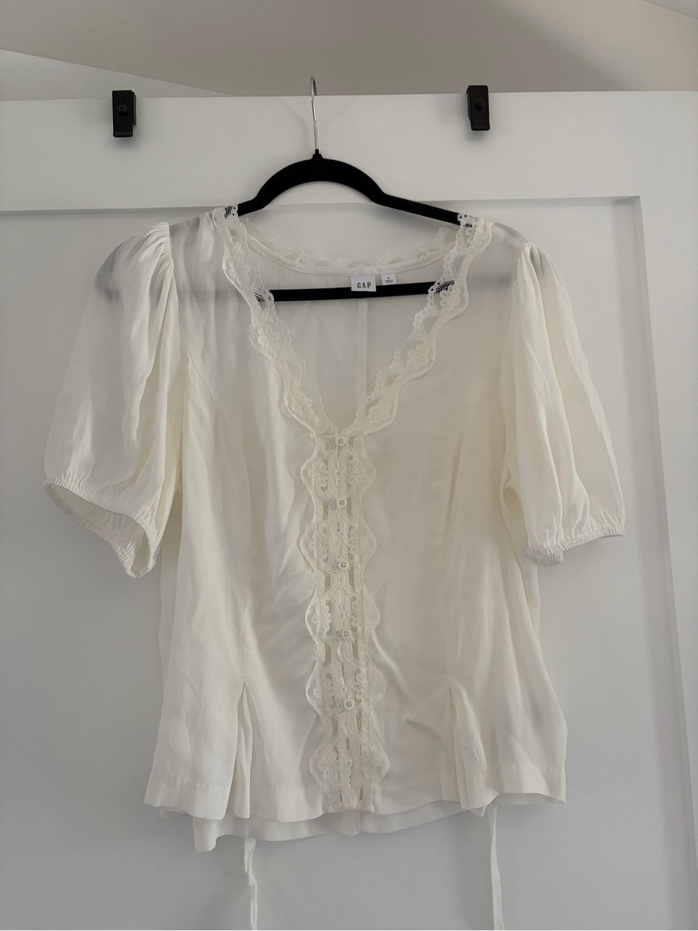 GAP Cream Lace-Trim Puff Sleeve Blouse
